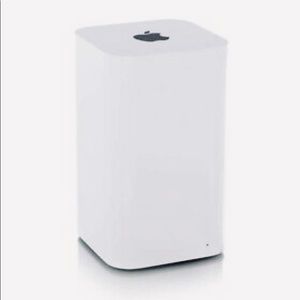 Apple AirPort Extreme Base Station ME918LL/A, 802.11 a/b/g/n
Like new